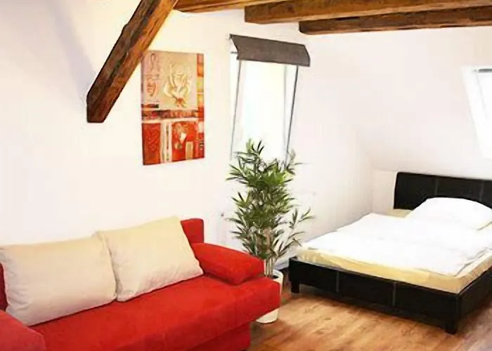 헤르만스 노이에 포스트 아파트 *