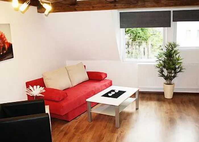 헤르만스 노이에 포스트 아파트 *