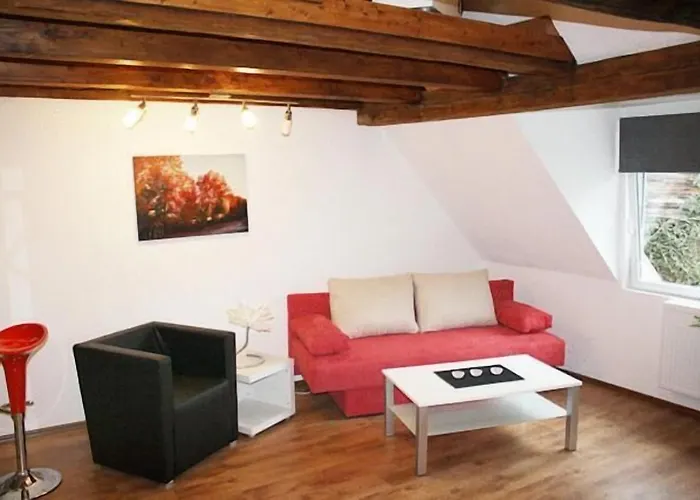 헤르만스 노이에 포스트 아파트 *